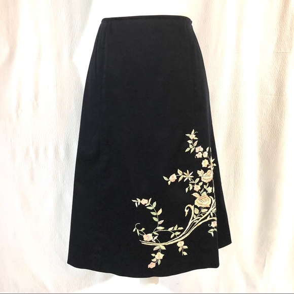 Harold's Dresses & Skirts - Harold’s Black A Line Floral Embroidered Skirt